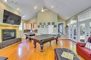 2 Mi to Clemson: Central Villa w/ Deck, Near Lakes