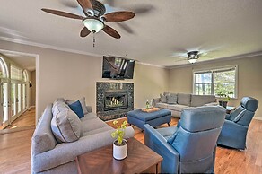 2 Mi to Clemson: Central Villa w/ Deck, Near Lakes