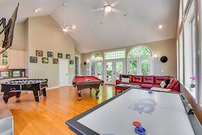 2 Mi to Clemson: Central Villa w/ Deck, Near Lakes