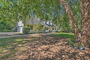 2 Mi to Clemson: Central Villa w/ Deck, Near Lakes