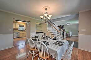 2 Mi to Clemson: Central Villa w/ Deck, Near Lakes