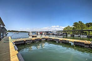 Cabin w/ Pool Access - Walk to Table Rock Lake!