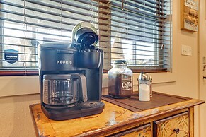 Cabin w/ Pool Access - Walk to Table Rock Lake!