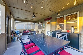 Cabin w/ Pool Access - Walk to Table Rock Lake!