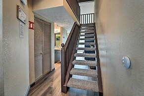 Balcony & Grill: Condo Near Table Rock Lake!