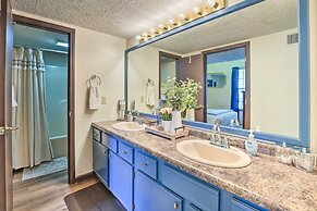 Balcony & Grill: Condo Near Table Rock Lake!