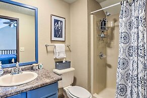 Balcony & Grill: Condo Near Table Rock Lake!