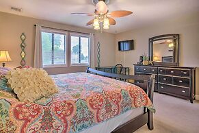 Charming Condo w/ Pool Access in Osage Beach!