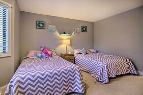 Charming Condo w/ Pool Access in Osage Beach!