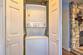 Charming Condo w/ Pool Access in Osage Beach!