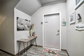 Cheerful Condo: Patio, 2 Mi to Branson Strip!