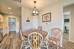 Cheerful Condo: Patio, 2 Mi to Branson Strip!