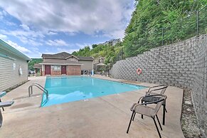 Cheerful Condo: Patio, 2 Mi to Branson Strip!