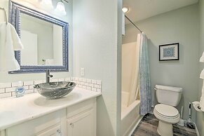 Cheerful Condo: Patio, 2 Mi to Branson Strip!