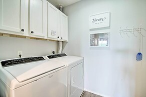 Cheerful Condo: Patio, 2 Mi to Branson Strip!