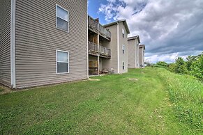 Cheerful Condo: Patio, 2 Mi to Branson Strip!