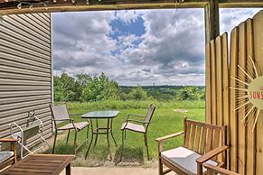 Cheerful Condo: Patio, 2 Mi to Branson Strip!