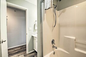 Cheerful Condo: Patio, 2 Mi to Branson Strip!