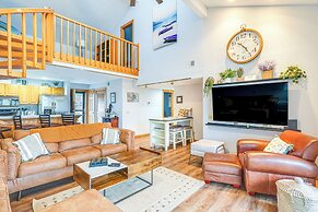 Private Balcony & Fall Views: Osage Beach Condo