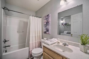 Charming One-level Home w/ Deck, Walk to Dtwn