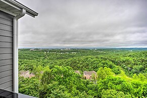 4 Mi to Silver Dollar City: Chic Branson Retreat!