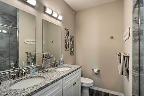 4 Mi to Silver Dollar City: Chic Branson Retreat!