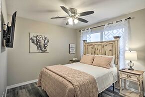 4 Mi to Silver Dollar City: Chic Branson Retreat!