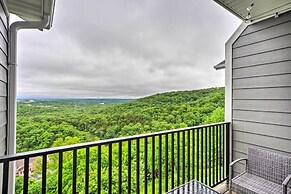 4 Mi to Silver Dollar City: Chic Branson Retreat!