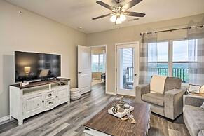 4 Mi to Silver Dollar City: Chic Branson Retreat!