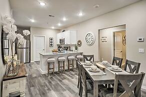 4 Mi to Silver Dollar City: Chic Branson Retreat!