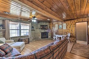 Cobblestone Cottage' - 10 Mi to Pomme de Terre!