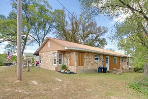 Cobblestone Cottage' - 10 Mi to Pomme de Terre!