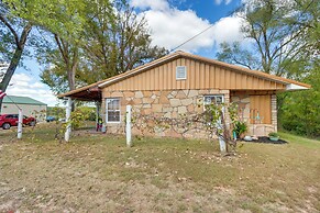 Cobblestone Cottage' - 10 Mi to Pomme de Terre!
