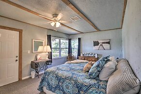 Cobblestone Cottage' - 10 Mi to Pomme de Terre!