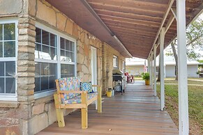 Cobblestone Cottage' - 10 Mi to Pomme de Terre!