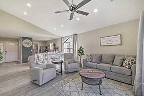 Branson Escape: 6 Mi to Silver Dollar City!