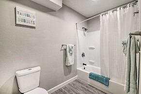 Branson Escape: 6 Mi to Silver Dollar City!