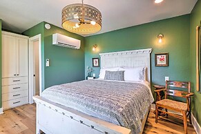 Colorful Golden Getaway w/ Panoramic Views!