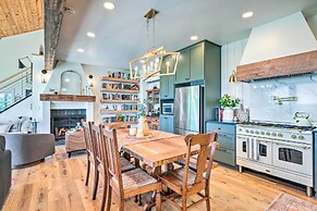 Colorful Golden Getaway w/ Panoramic Views!