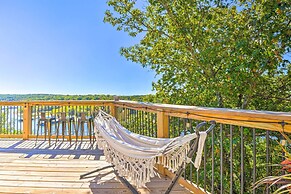 Colorful Golden Getaway w/ Panoramic Views!