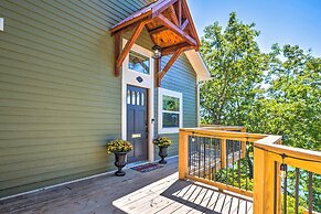 Colorful Golden Getaway w/ Panoramic Views!