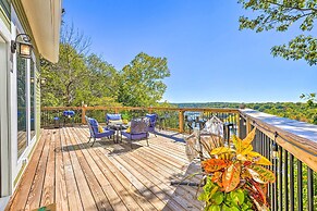 Colorful Golden Getaway w/ Panoramic Views!
