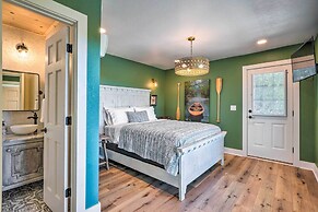Colorful Golden Getaway w/ Panoramic Views!