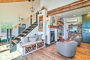 Colorful Golden Getaway w/ Panoramic Views!