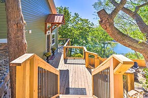 Colorful Golden Getaway w/ Panoramic Views!