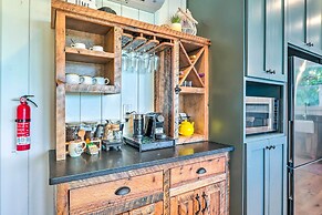 Colorful Golden Getaway w/ Panoramic Views!