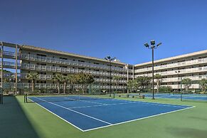 Pool, Sauna & Beach Access: Hilton Head Condo
