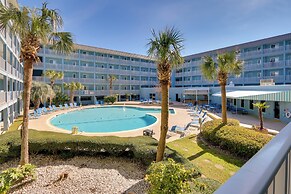 Pool, Sauna & Beach Access: Hilton Head Condo