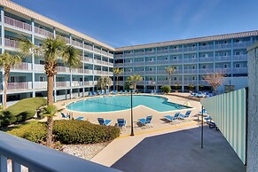 Pool, Sauna & Beach Access: Hilton Head Condo