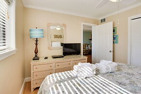 Pool, Sauna & Beach Access: Hilton Head Condo